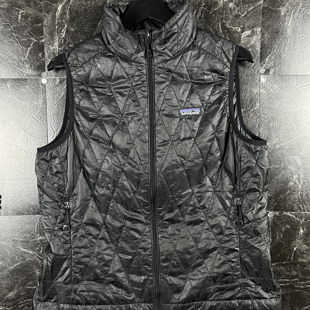 Patagonia Women's Black Nano Puff Insulated Vest Large -Flaws